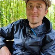 Je suis formateur d'anglais natif avec plusieurs années d'expérience dans le domaine